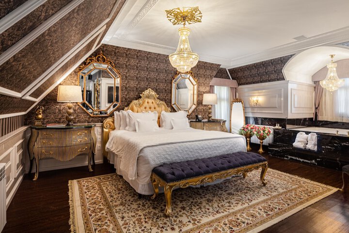 Room 28 of 122