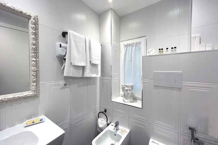 Room 16 of 22