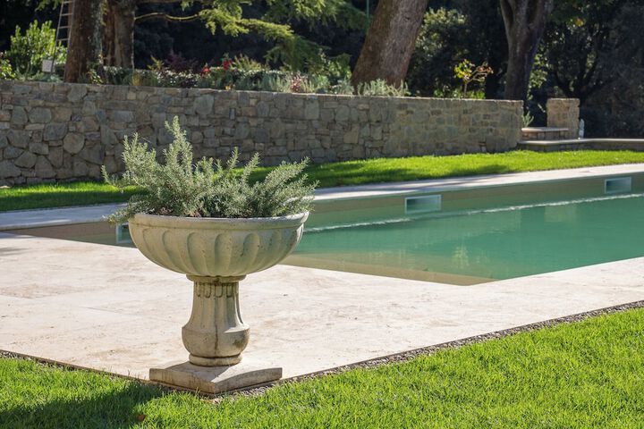 Pool 40 of 66