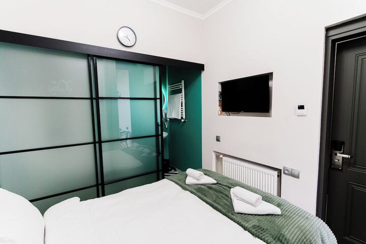 Room 3 of 36