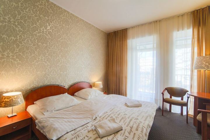 Room 41 of 68