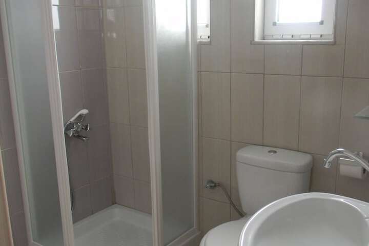 Room 8 of 25
