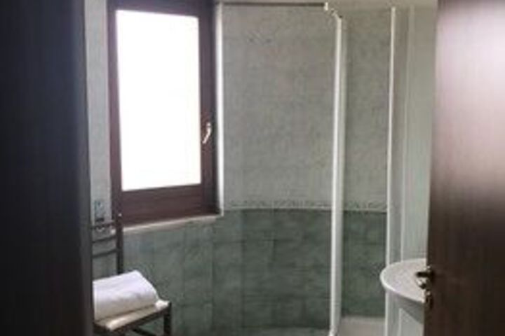 Room 14 of 20