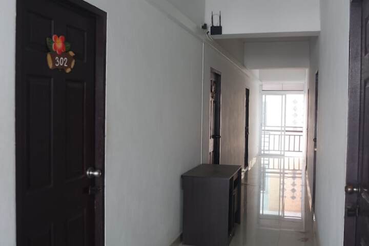 Ballroom/Hall 12 of 17