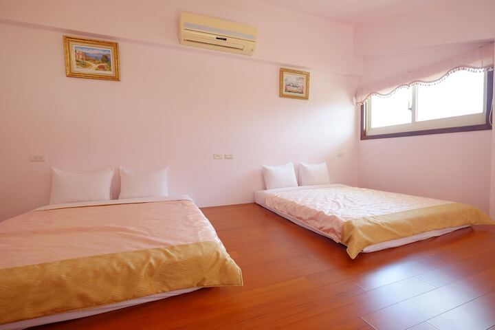 Room 2 of 59
