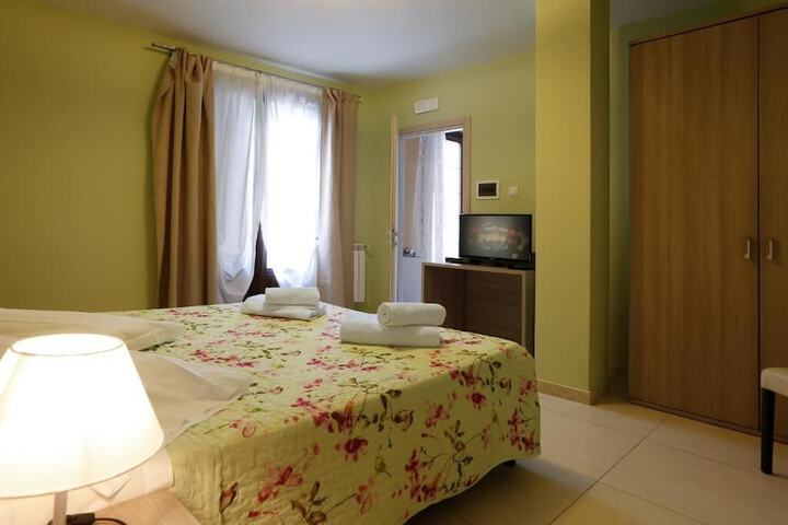 Room 4 of 39