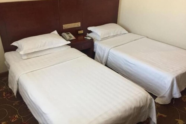 Room 11 of 21