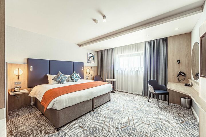 Room 3 of 78