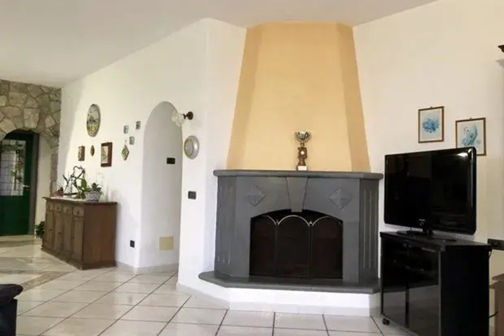 Room 3 of 6