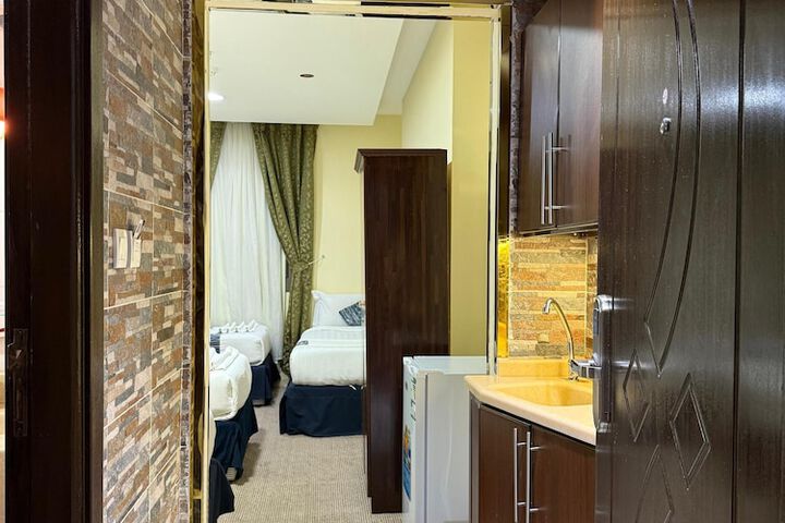 Room 15 of 27