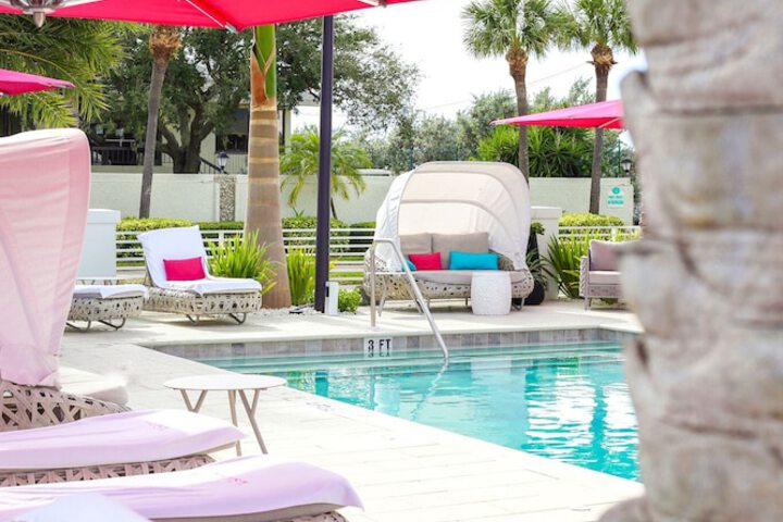 Pool 72 of 227