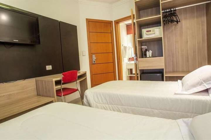 Room 4 of 19