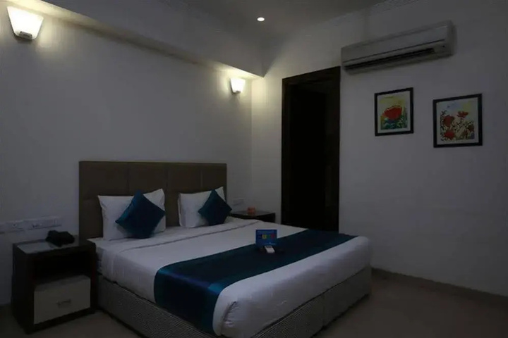 Room 3 of 12