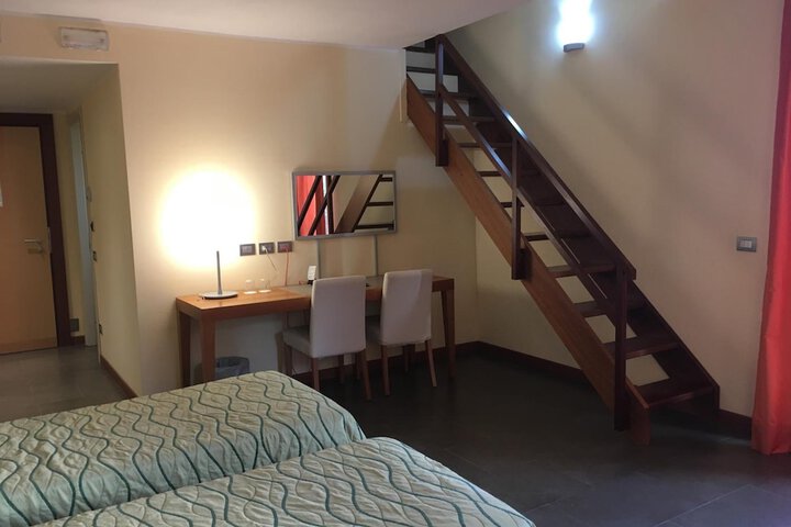 Room 19 of 52