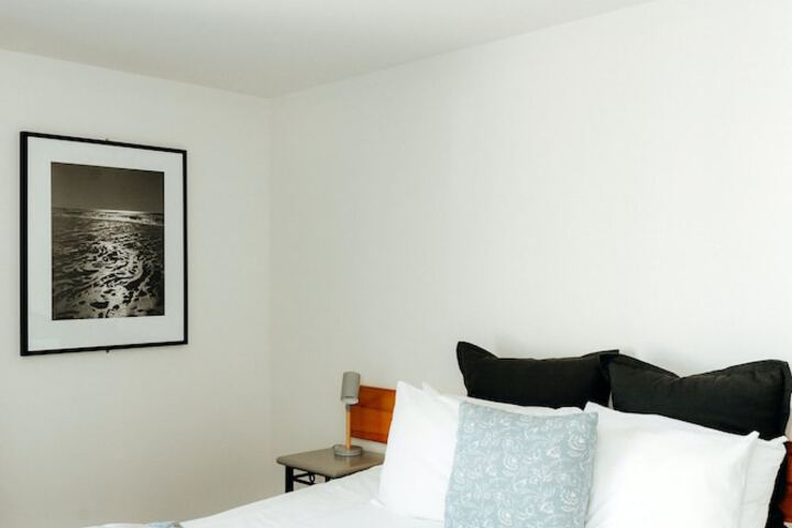 Room 8 of 34