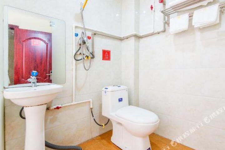 Wanxing Hotel (Shenzhen Buji East Railway Station)