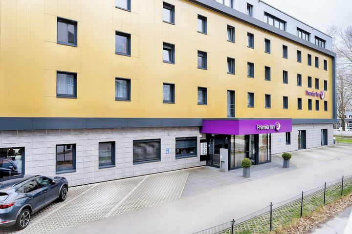 Hotel 73 of 75
