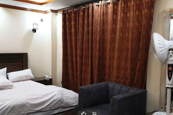 Room 3 of 8