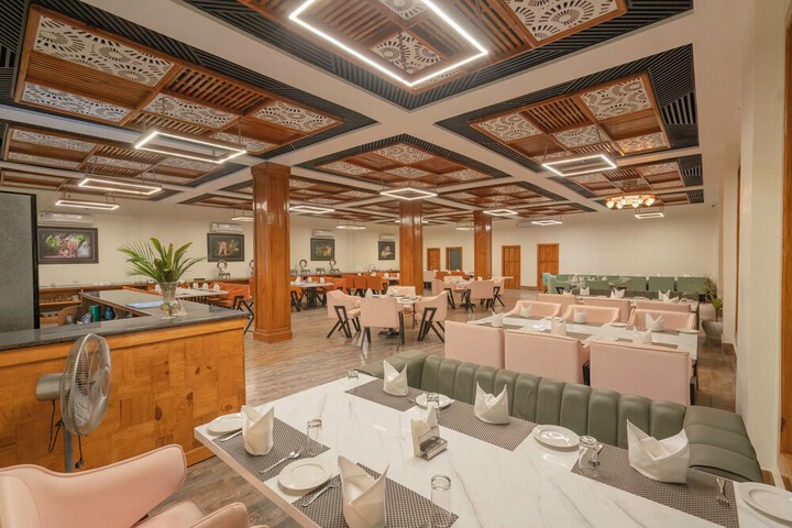 Dining 46 of 79