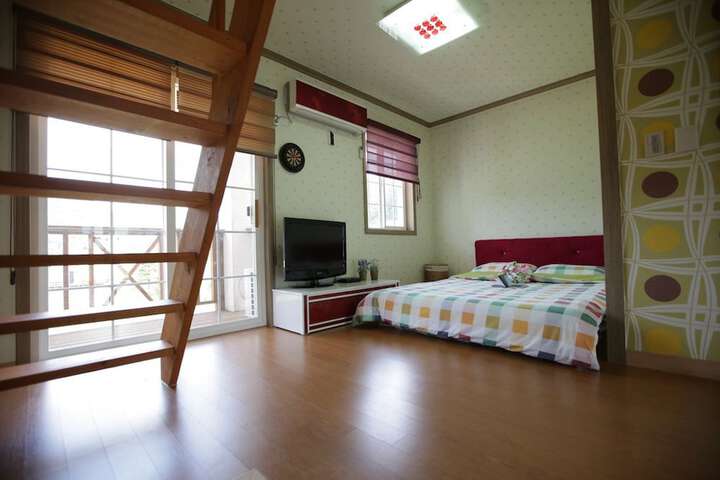Room 9 of 63
