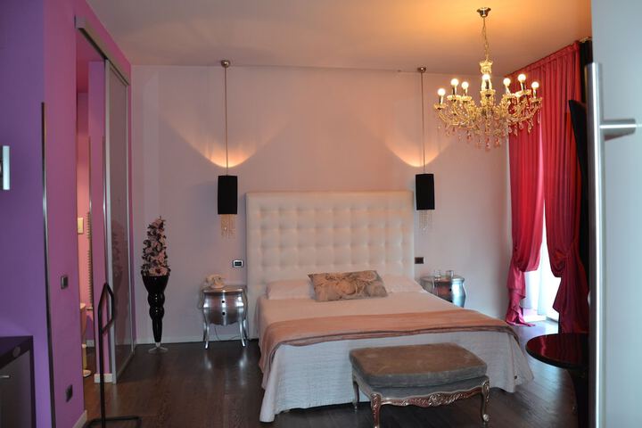 Room 6 of 30