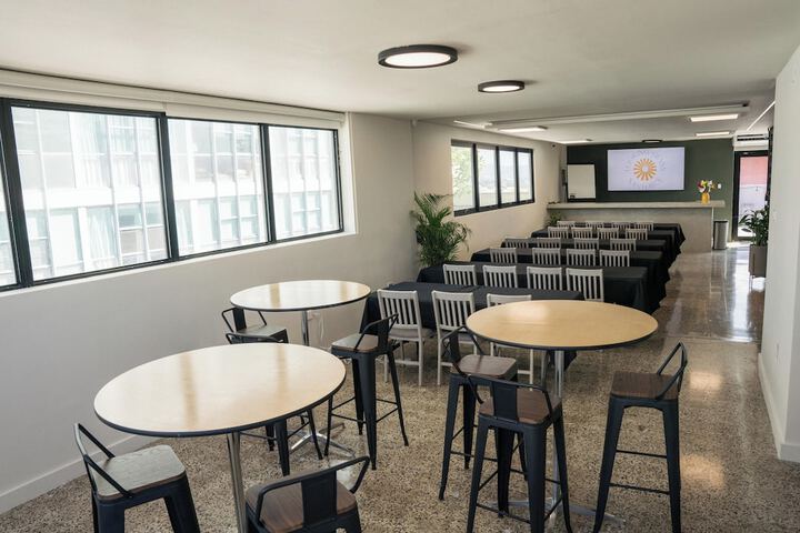 Business Center 80 of 88