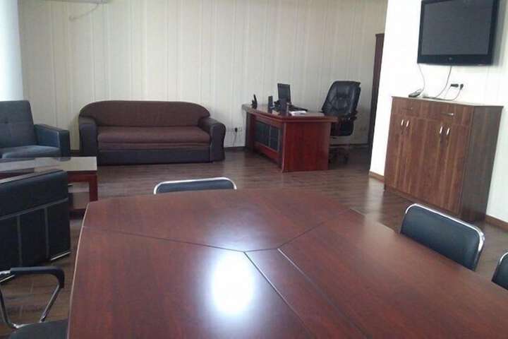 Room 6 of 36