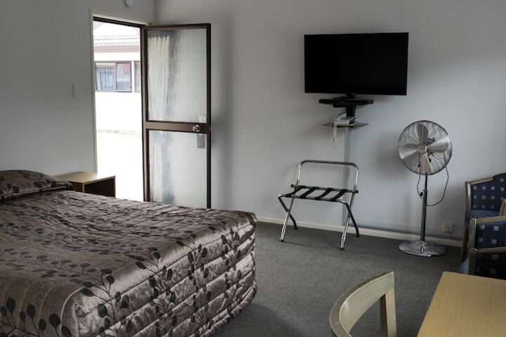 Room 6 of 34