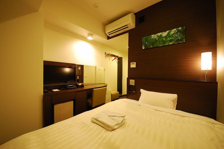 Room 7 of 49