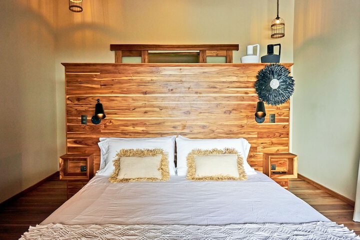 Room 18 of 294