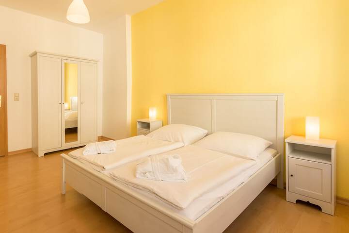 Room 8 of 114
