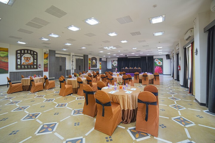 Ballroom/Hall 104 of 143