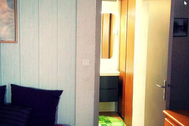 Room 26 of 26