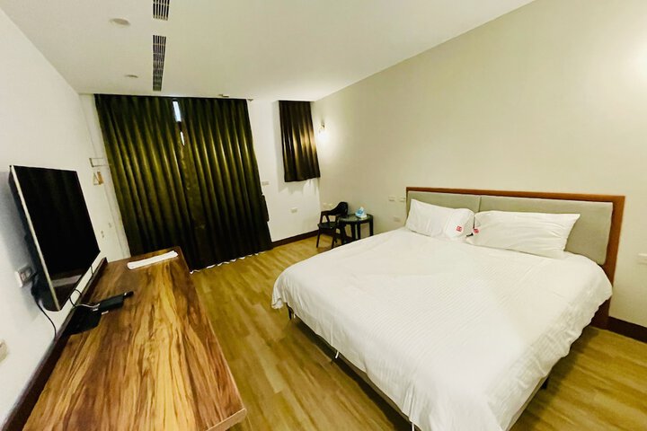 Room 10 of 22