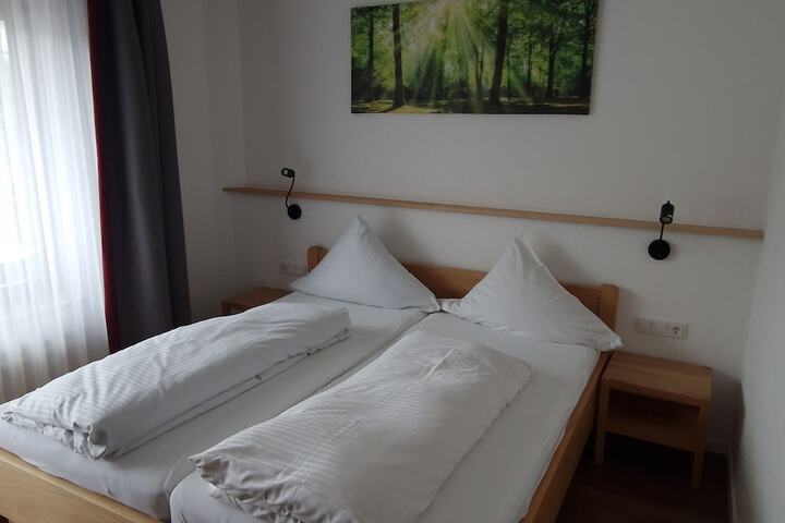 Room 4 of 36