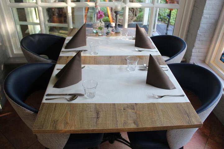 Dining 31 of 56