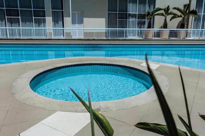 Pool 21 of 38