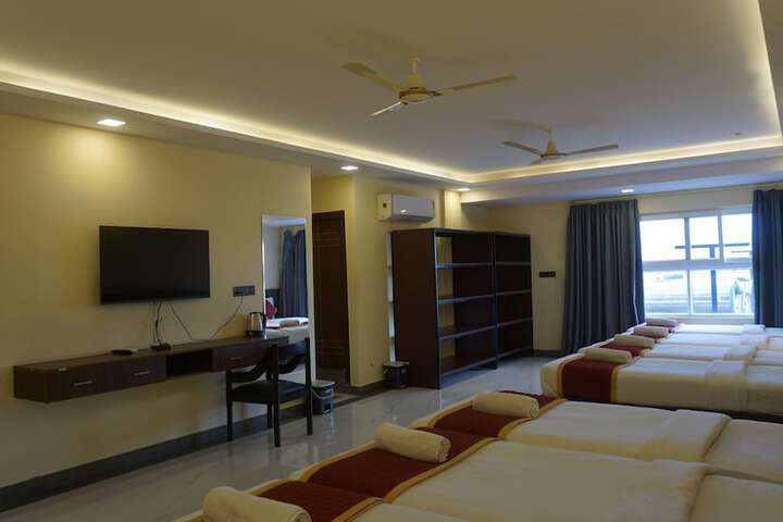 Room 76 of 128