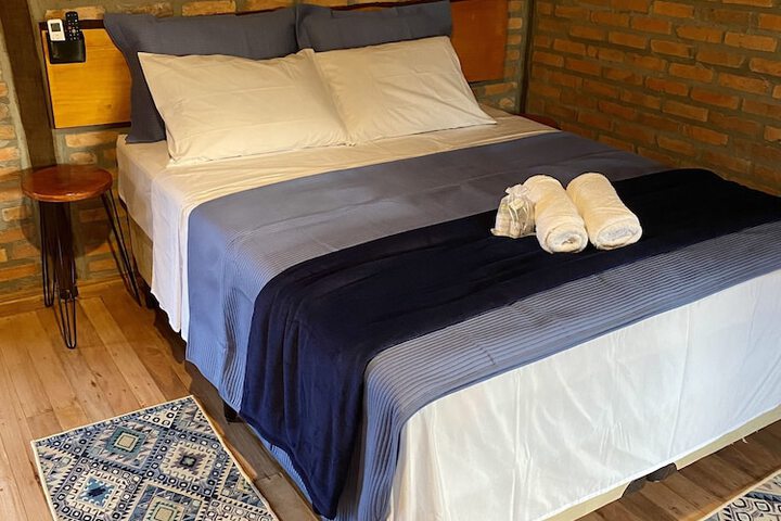 Room 4 of 98