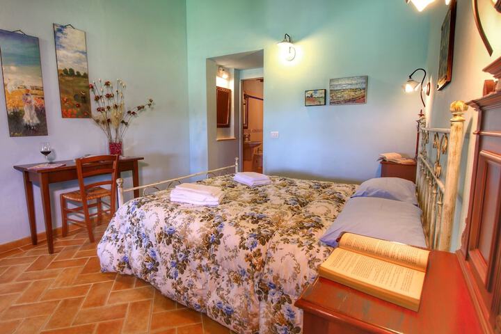 Room 4 of 108