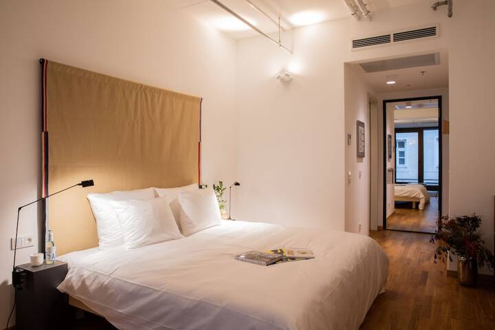 Room 9 of 44