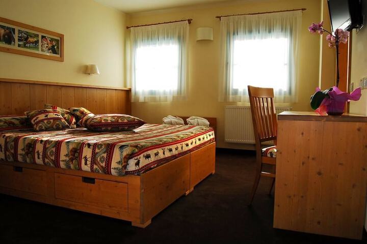 Room 5 of 37