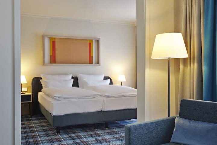 Room 4 of 81