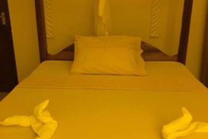 Room 8 of 14