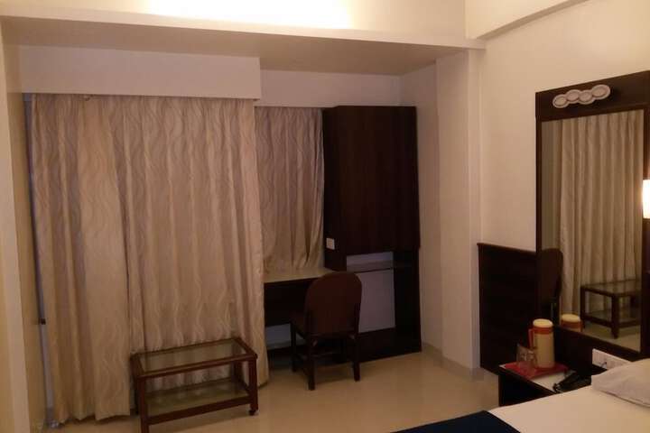 Room 8 of 35