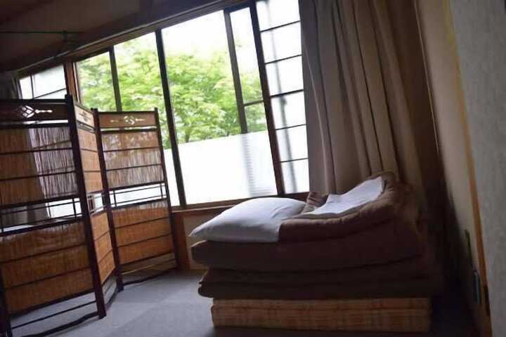 Room 15 of 26
