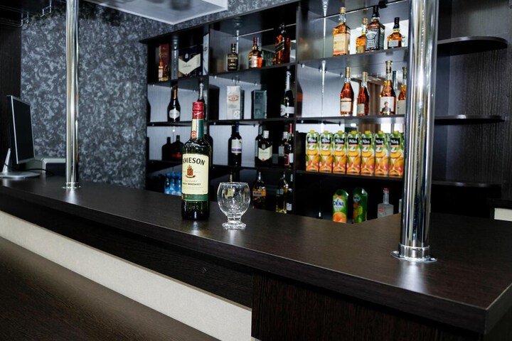 Lounge 38 of 45
