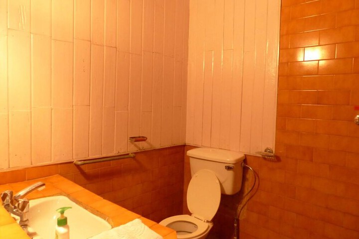 Room 8 of 44