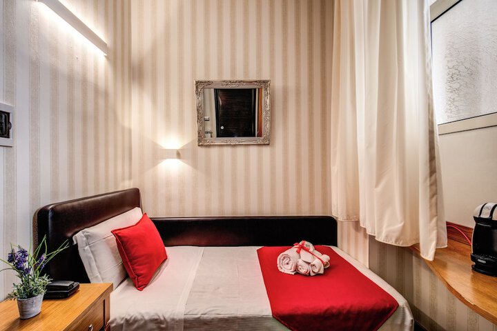 Room 80 of 99