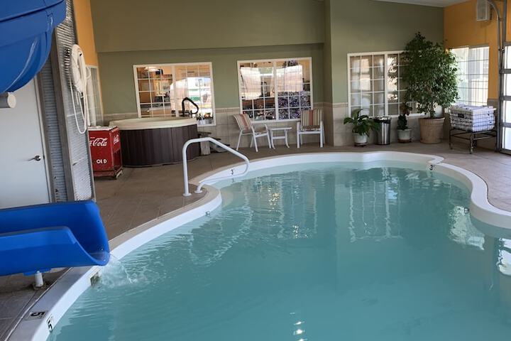 Pool Hotel